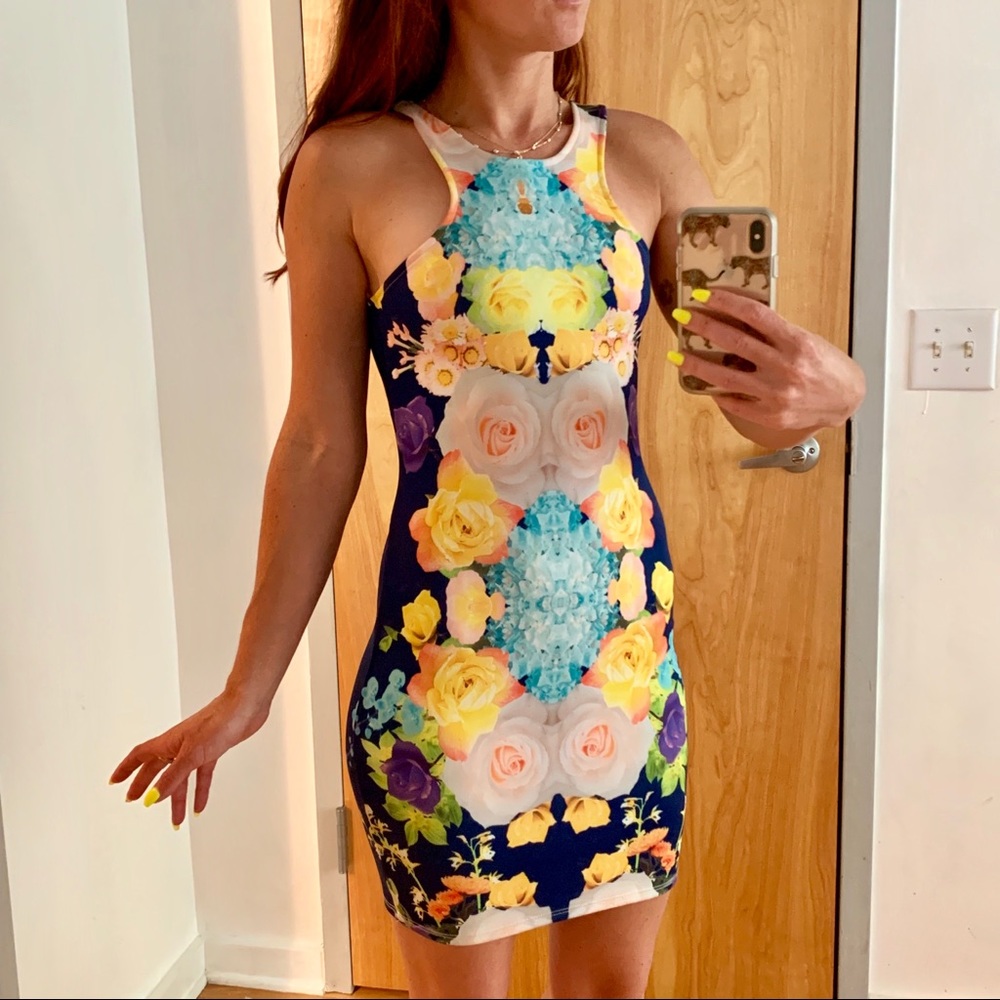 Solemia Graphic Body Con Floral Print Dress